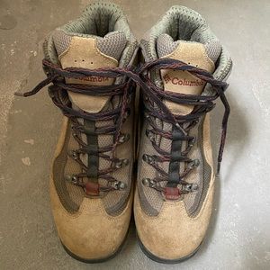 Columbia hiking boots size 9 women’s